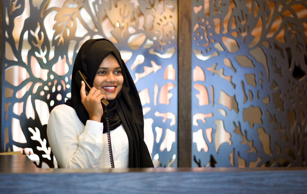 Pebbles Inn Addu City Luaran gambar