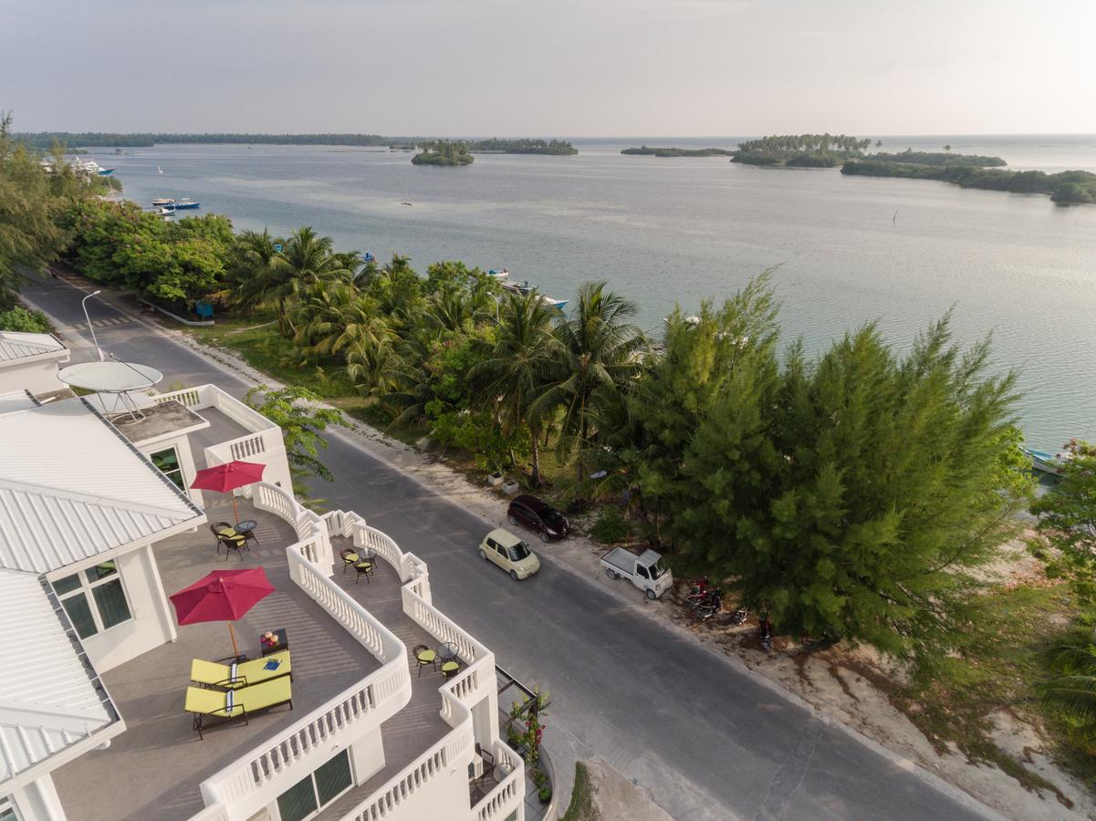 Pebbles Inn Addu City Luaran gambar